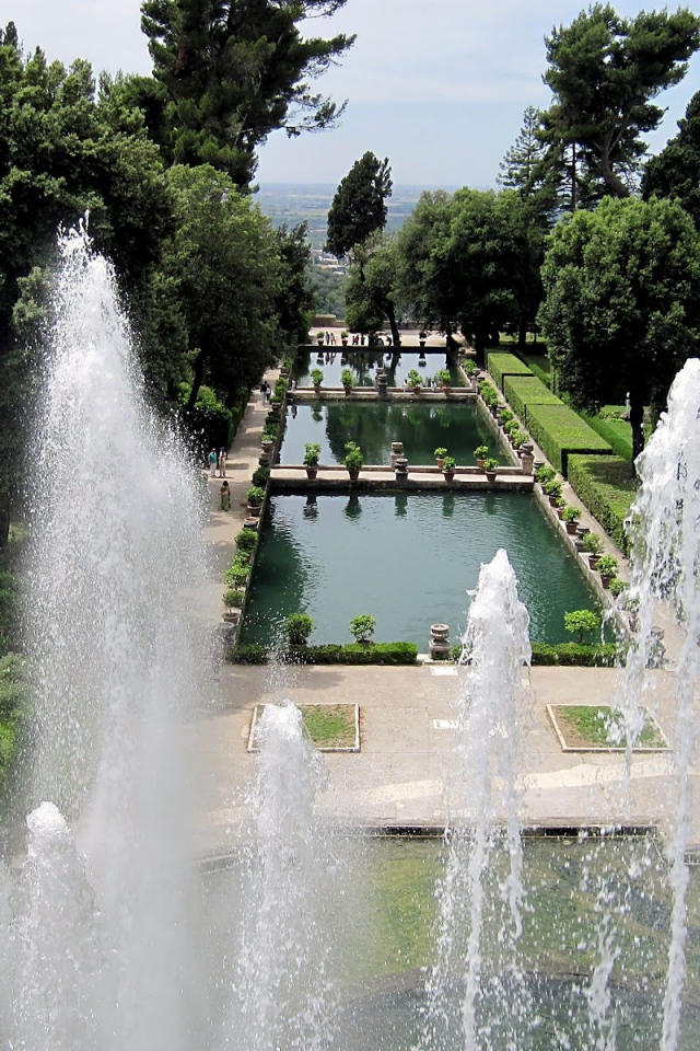 Искусственные озера в Тиволи, Италия