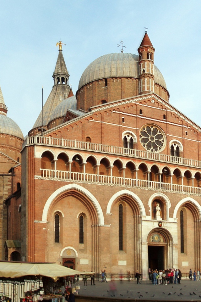 Базилика Ди Сан Антонио в Падуе, Италия