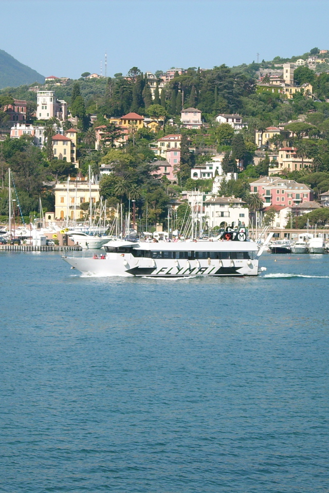 Залив на курорте Рапалло, Италия