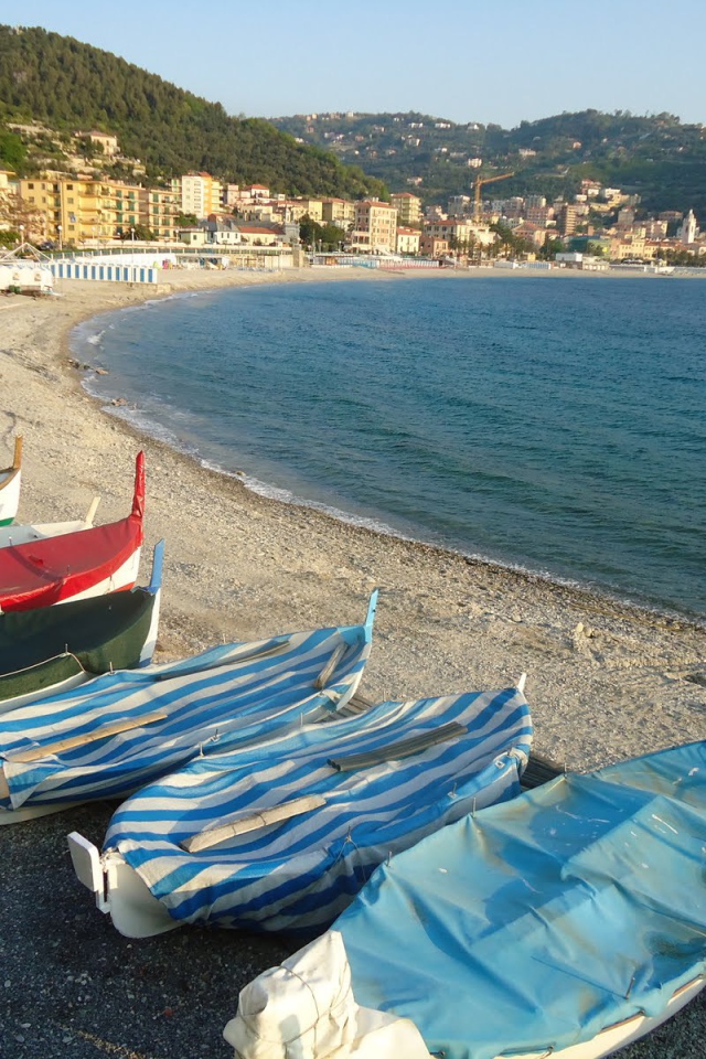 Залив на курорте Ноли, Италия