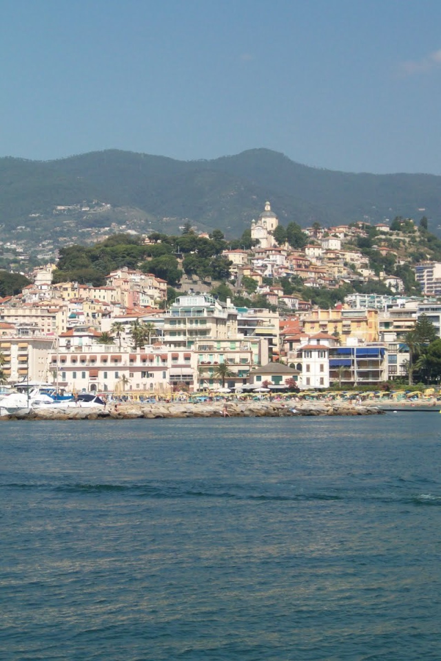 Лодки у причала на курорте Сан Бартоломео Аль Маре, Италия