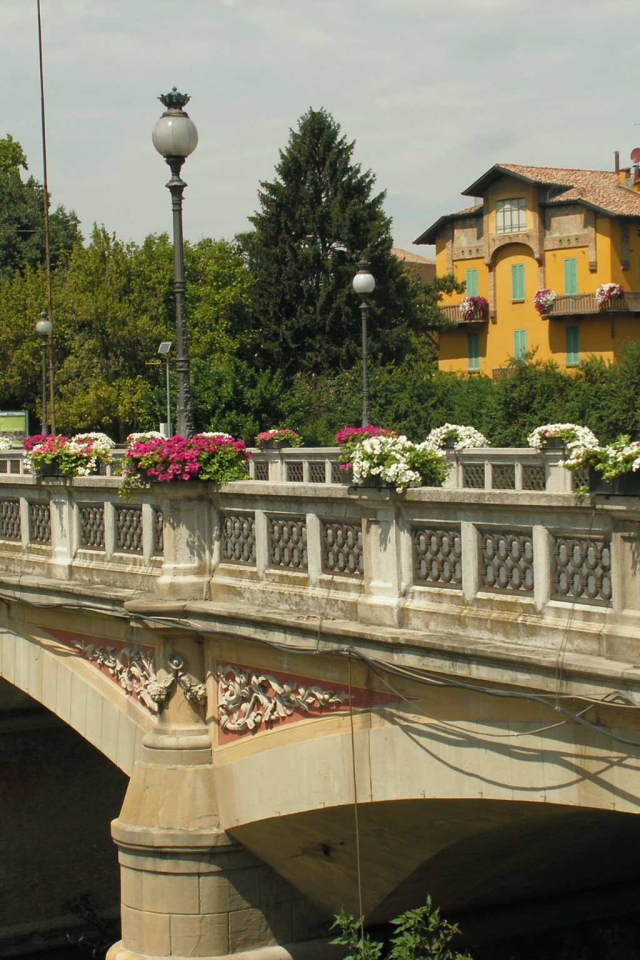 Мост в Парме, Италия