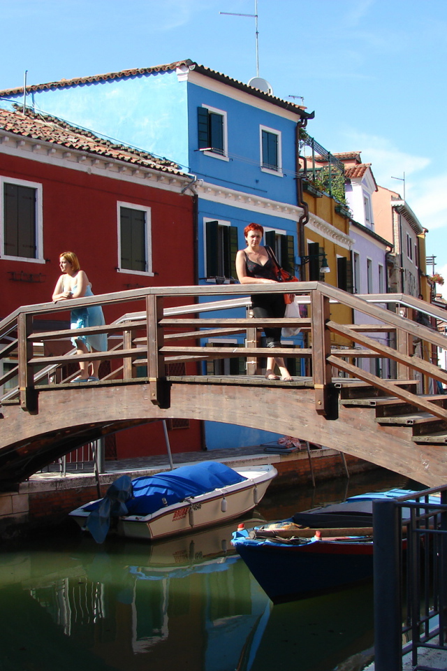 Мост через канал на острове Мурано, Италия