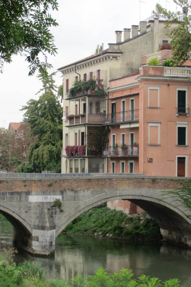 Мост через реку в Падуе, Италия