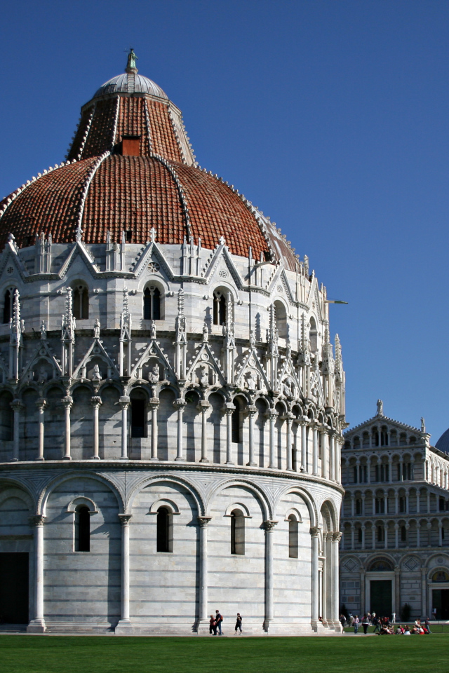 Кампо деи Мираколи в Пизе, Италия