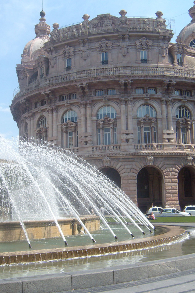 Фонтан в городе в Лигурии, Италия