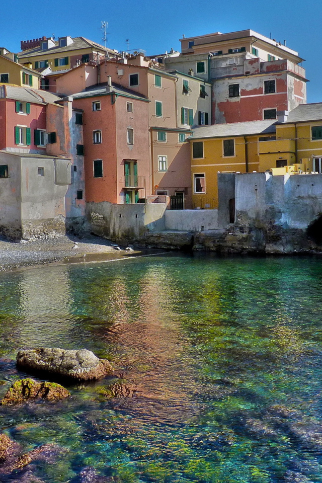 Залив в Генуе, Италия