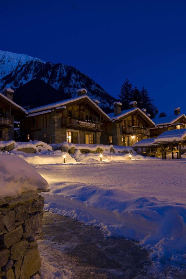 Гостиница на горнолыжном курорте Курмайор, Италия