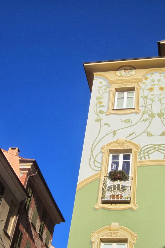 Дом с рисунками в Лоано, Италия