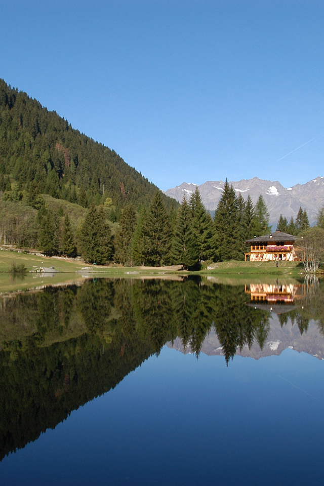 Озеро на горнолыжном курорте Валь ди Соль, Италия