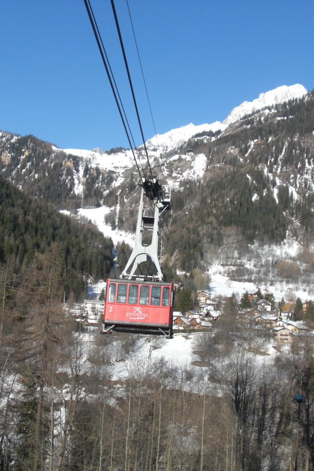 Подъемник на горнолыжном курорте Курмайор, Италия