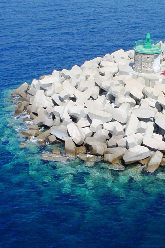 Маяк на острове Понца, Италия