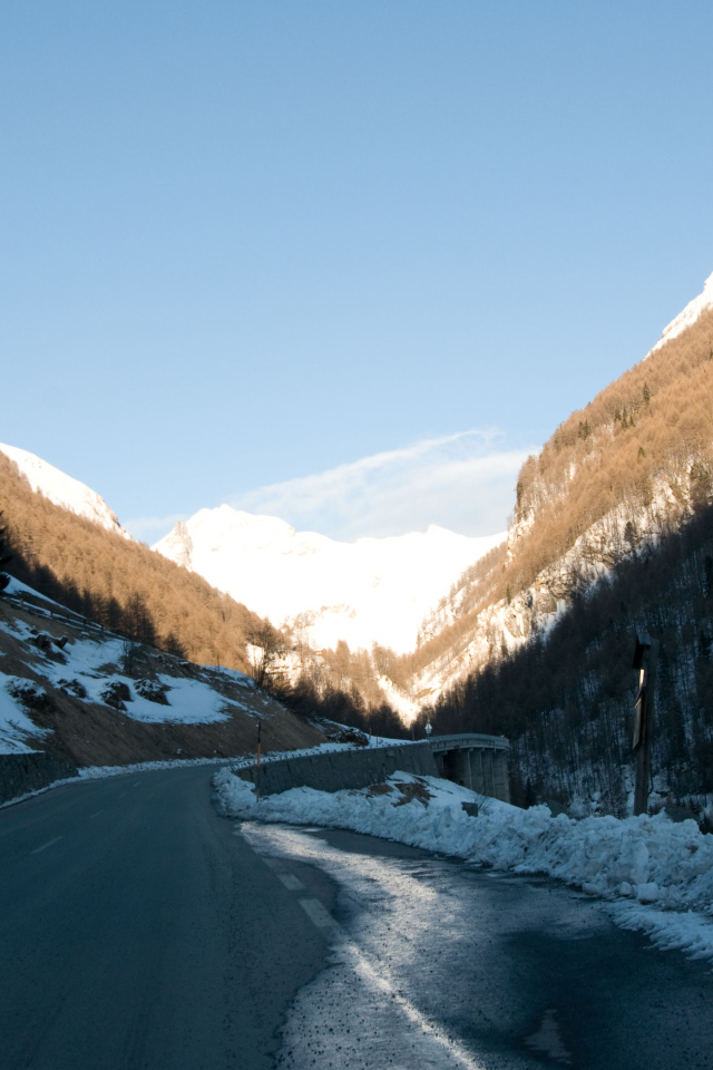 Горная дорога на горнолыжном курорте Кортина д'Ампеццо, Италия