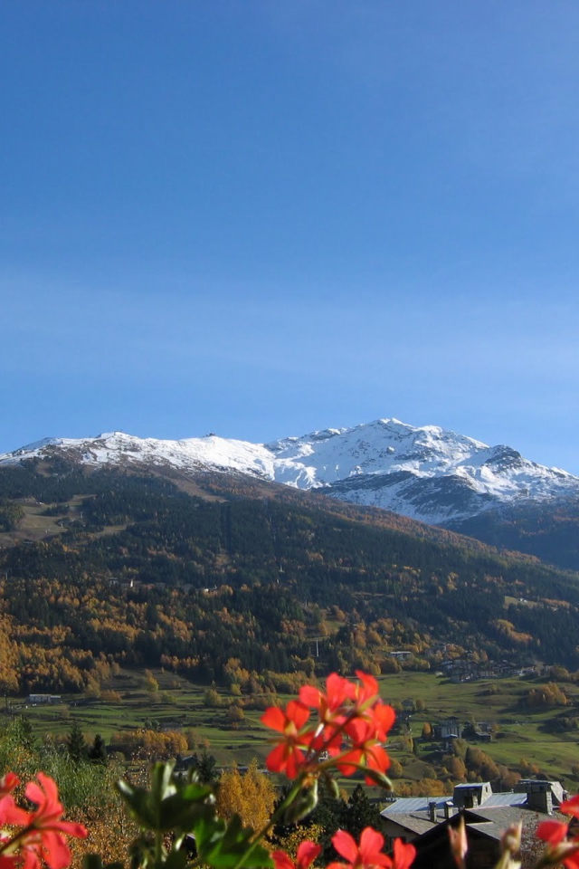 Горы в окрестностях курорта Бормио, Италия