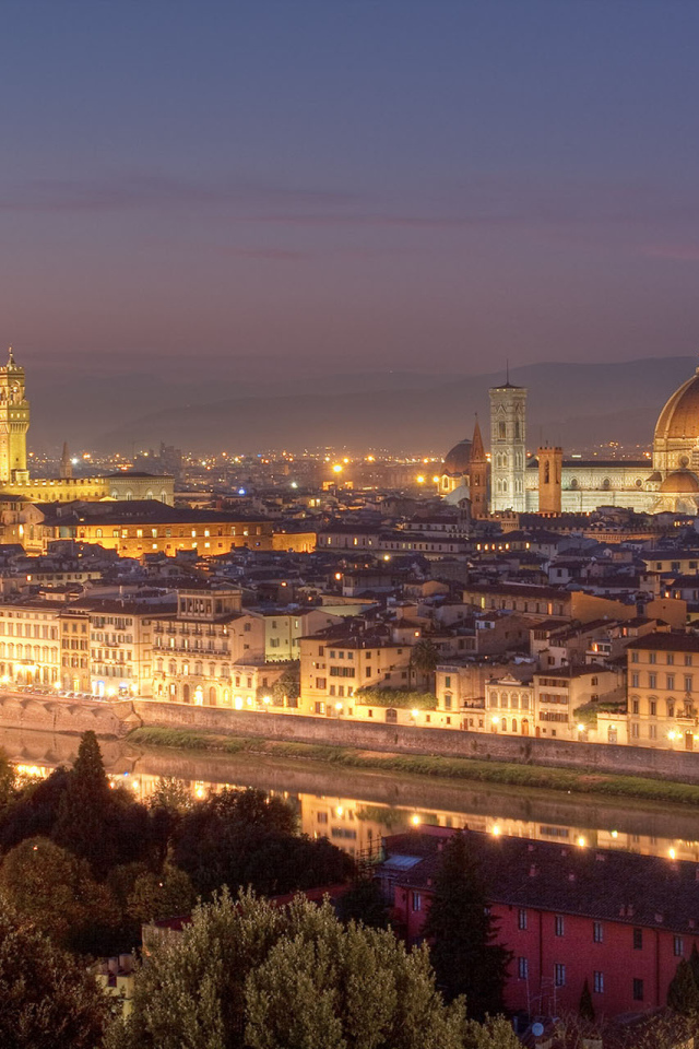 Ночные огни во Флоренции, Италия