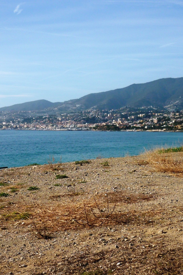 Морское побережье в Сан Ремо, Италия