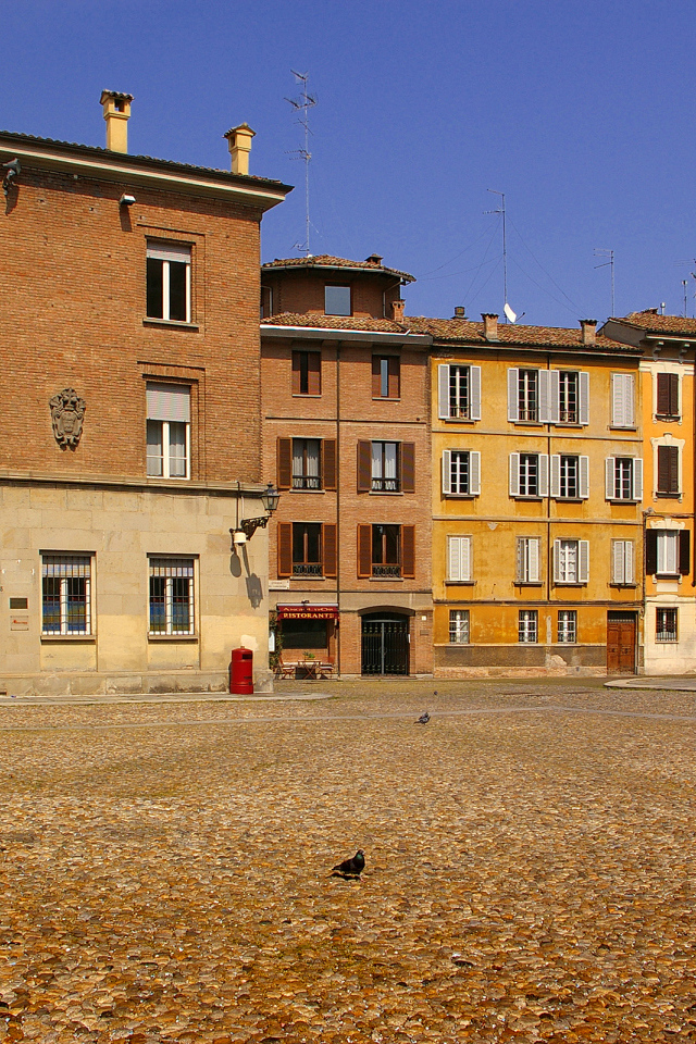 Старинные здания в Парме, Италия