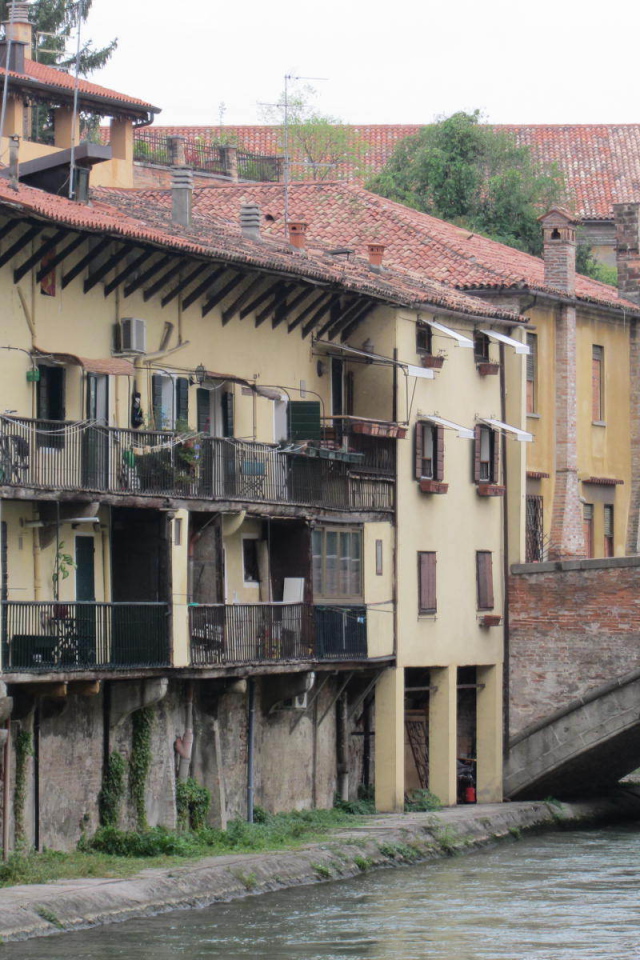 Старинные дома в Падуе, Италия