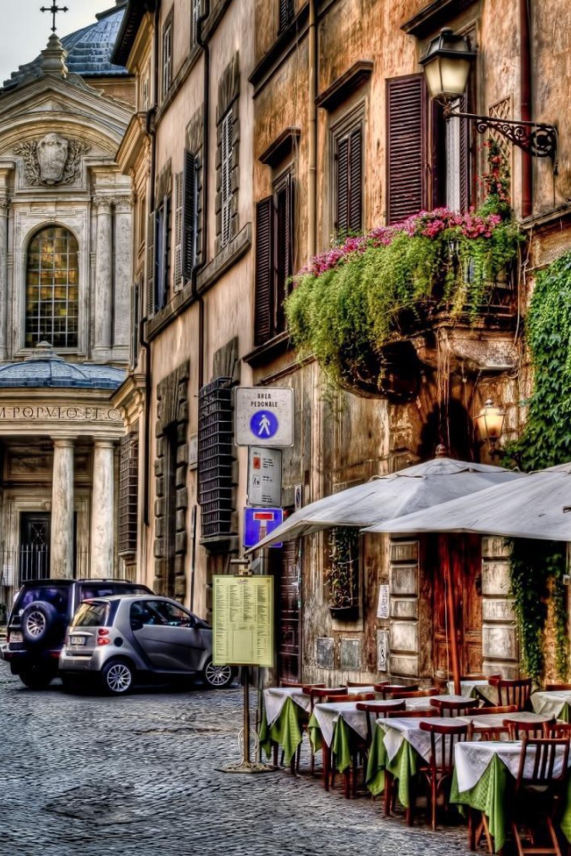 Старинная улочка в Риме