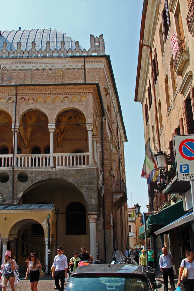 Старинные улочки в Падуе, Италия