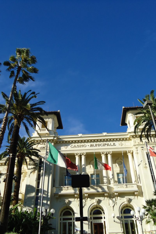 Пальмы у казино в Сан Ремо, Италия