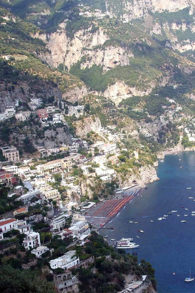 Панорама города на курорте Позитано, Италия