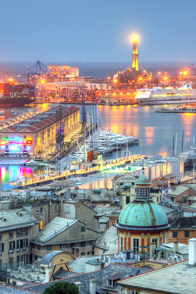 Портовые огни в Генуе, Италия