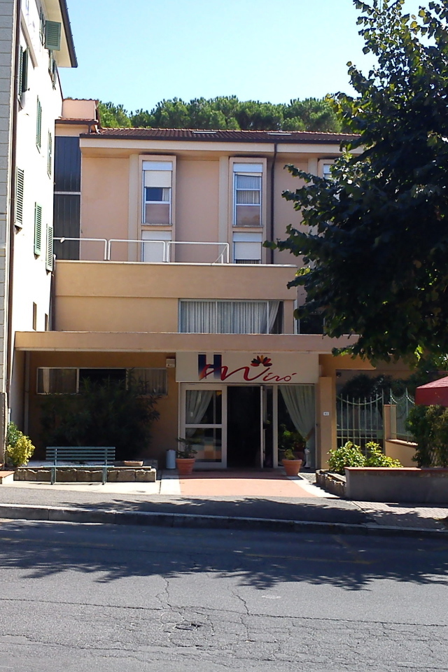 Придорожное кафе на курорте в Монтекатини Терме, Италия