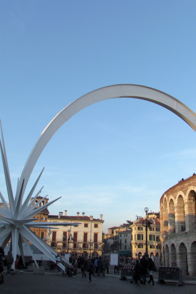 Скульптурная композиция в Вероне, Италия