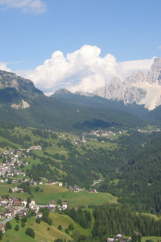 Горнолыжный курорт Сельва летом, Италия