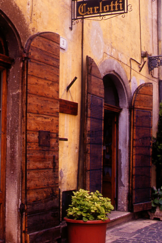 Магазин на курорте Фьюджи, Италия