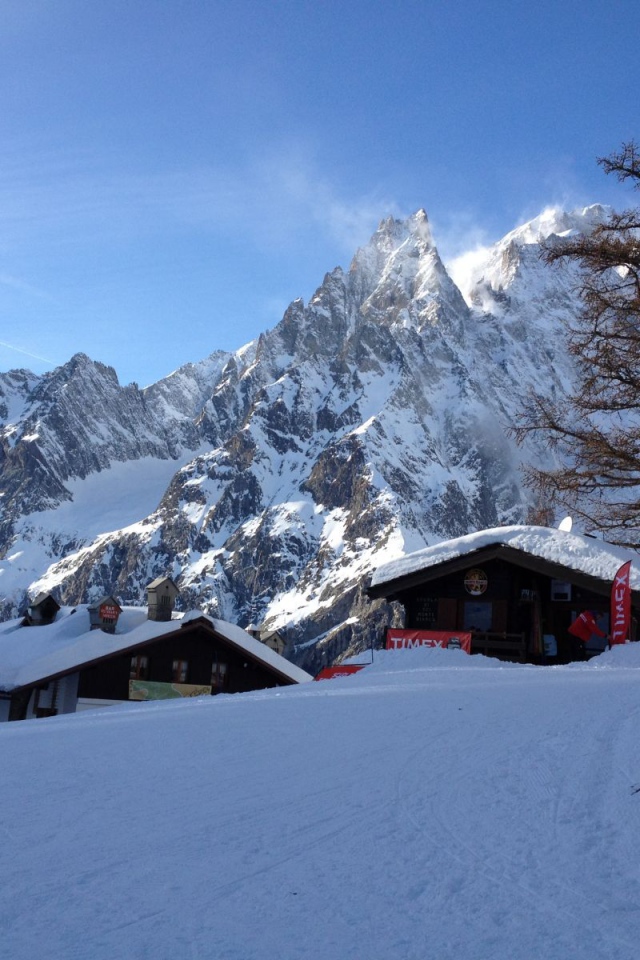 Горнолыжная база на курорте Курмайор, Италия