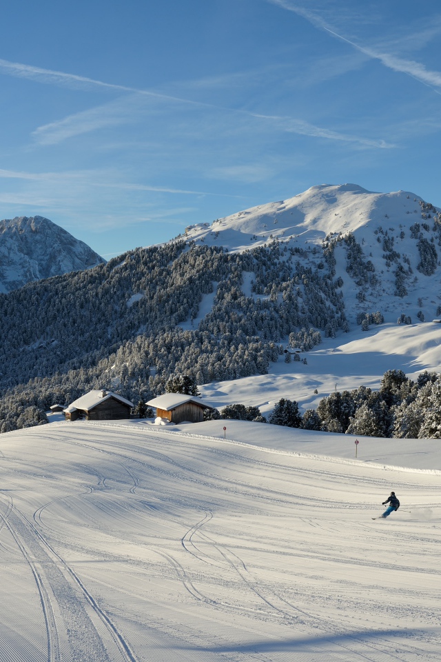 Лыжная трасса на горнолыжном курорте Валь Гардена, Италия