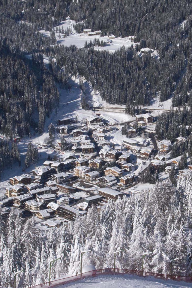 Горнолыжный курорт Мадонна ди Кампильо, Италия