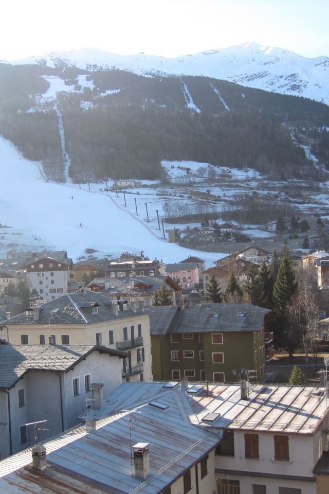 Горнолыжная трасса на курорте в Бормио, Италия