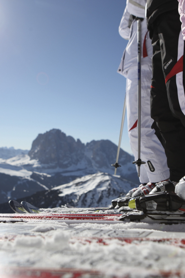 Катание на лыжах на курорте Ортизей, Италия