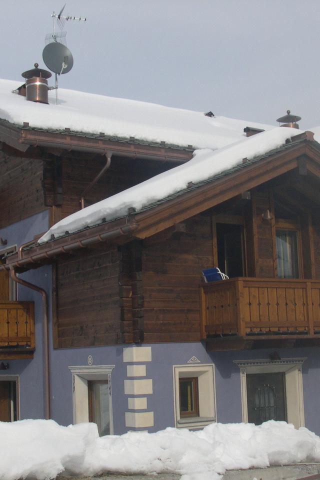 Заснеженная вилла на курорте в Бормио, Италия