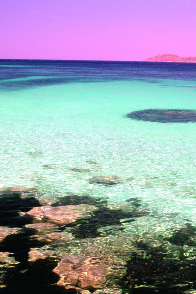 Закат на берегу моря на острове Сардиния, Италия