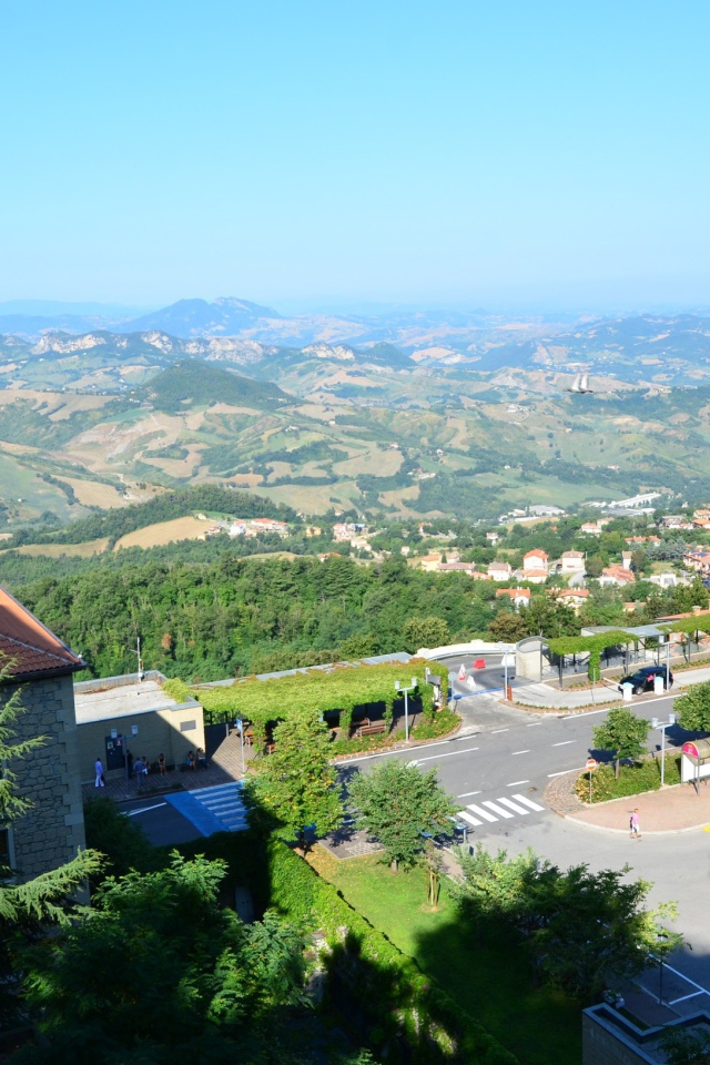 Вид со стены крепости в Сан Марино, Италия