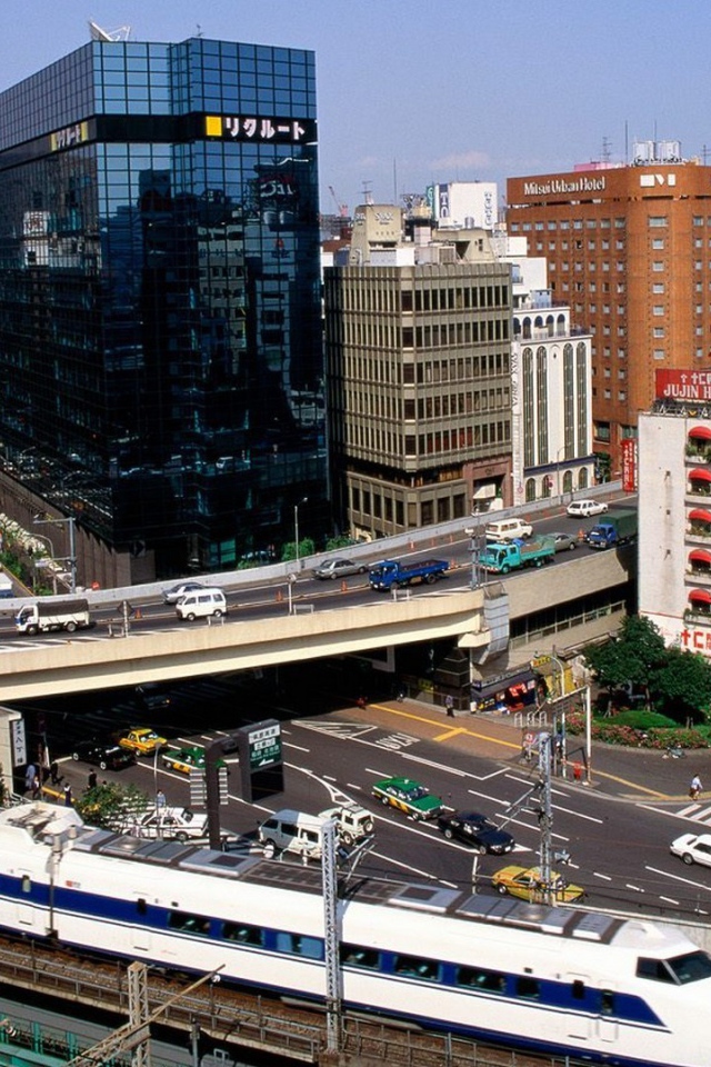 Черное здание в Токио