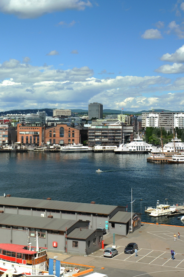 Корабли в гавани в Осло