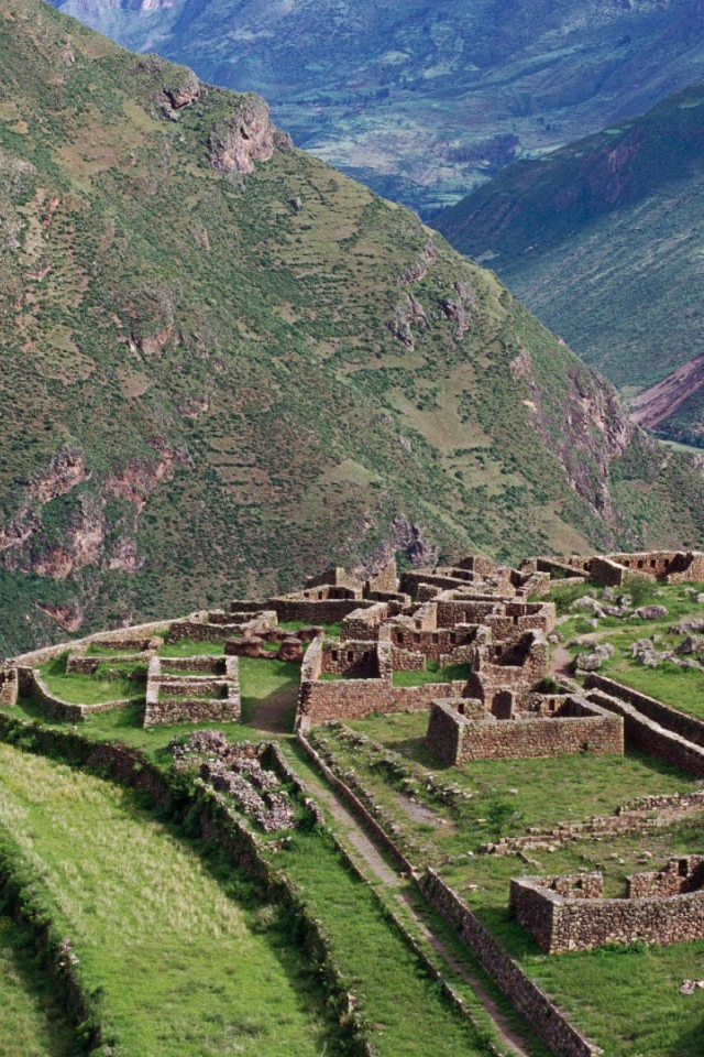 Древние горы в Перу