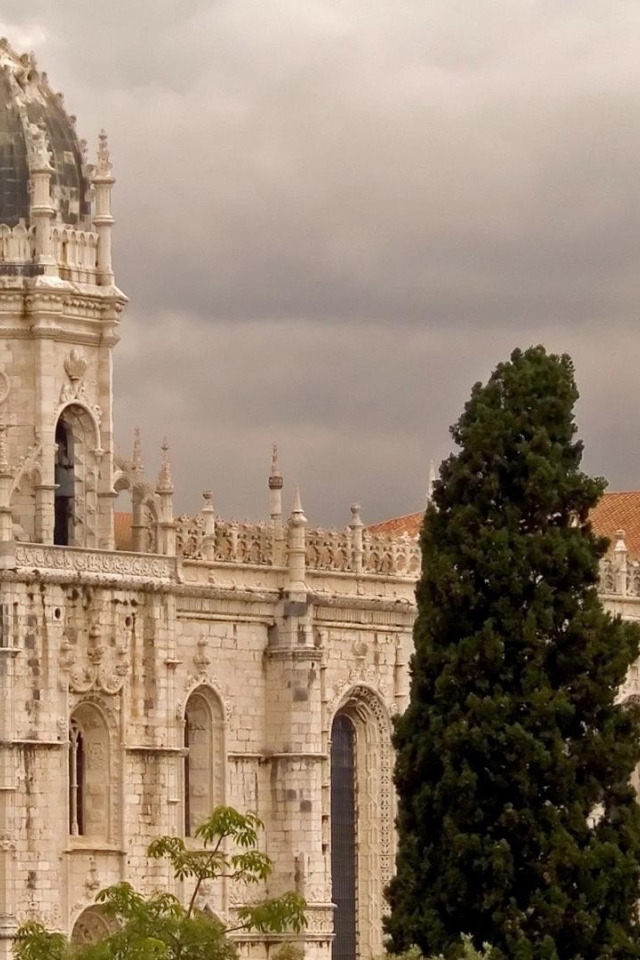 Старинная церковь в Лиссабоне