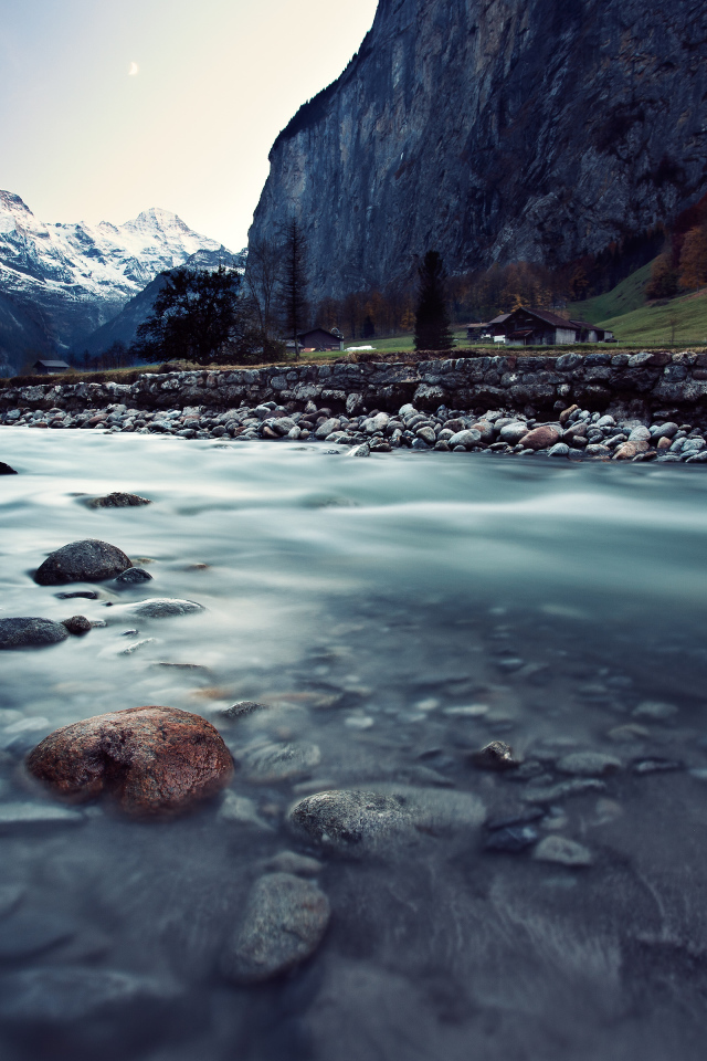 Ручей в горах Швейцарии