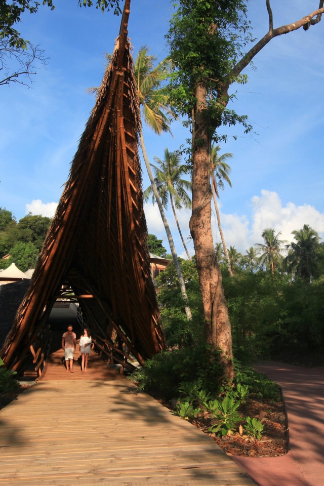 Арка на пляже на острове Ко Куд, Таиланд