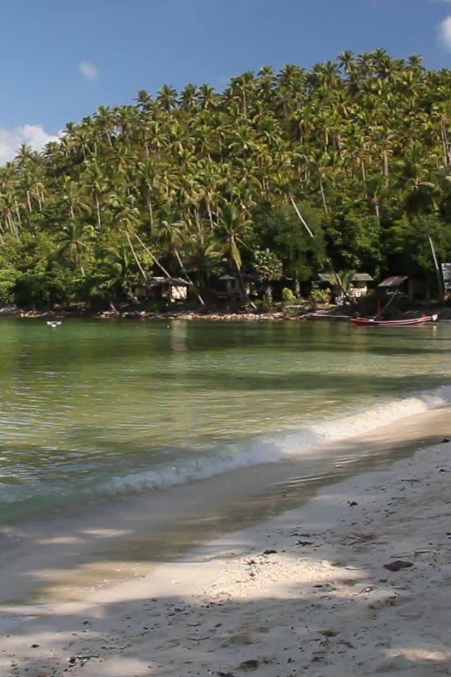 Осенний отдых на пляже на острове Панган, Таиланд