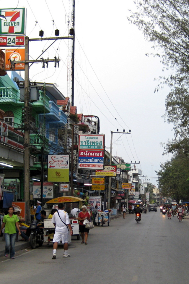 Пляжная улица на курорте Ча Ам, Таиланд