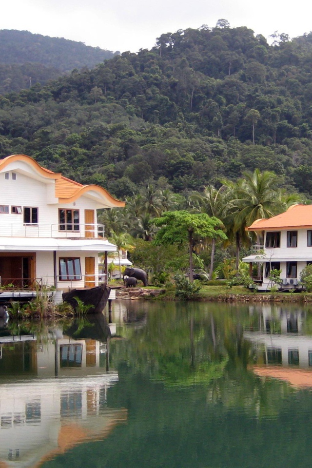 Гостиница на плаву на острове Чанг, Таиланд