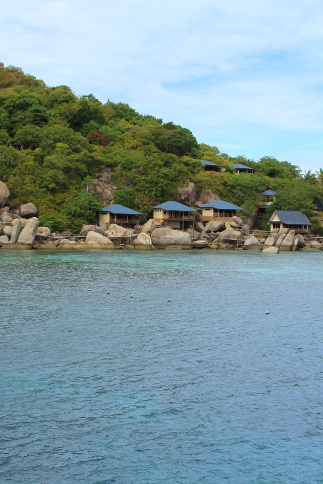 Дома на камнях на острове Тао, Таиланд