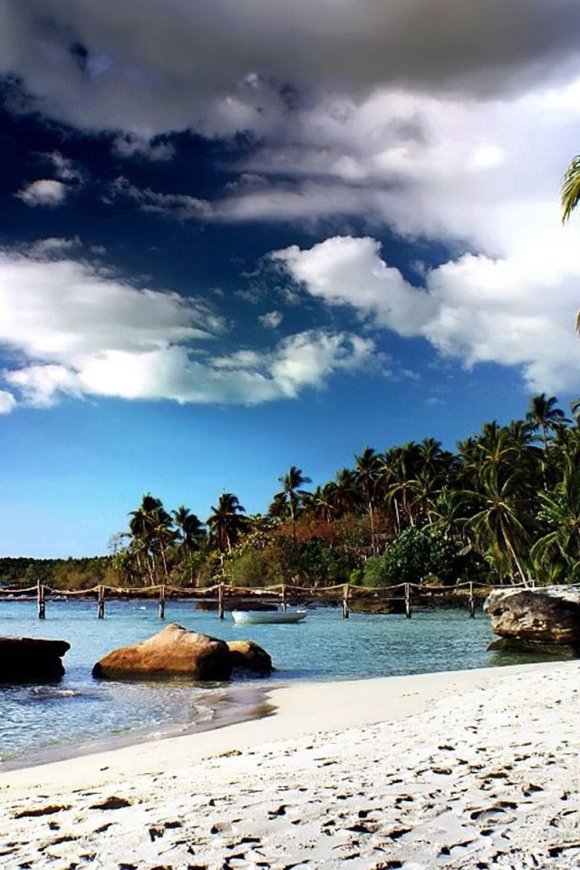 Песчаный пляж на курорте Ча Ам, Таиланд